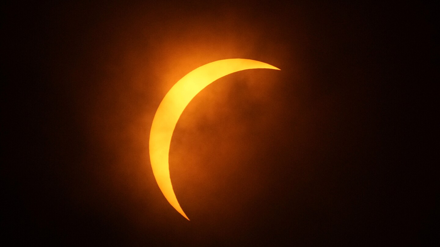 L’éclipse solaire totale de 2024 épate les foules à travers l’Amérique du Nord