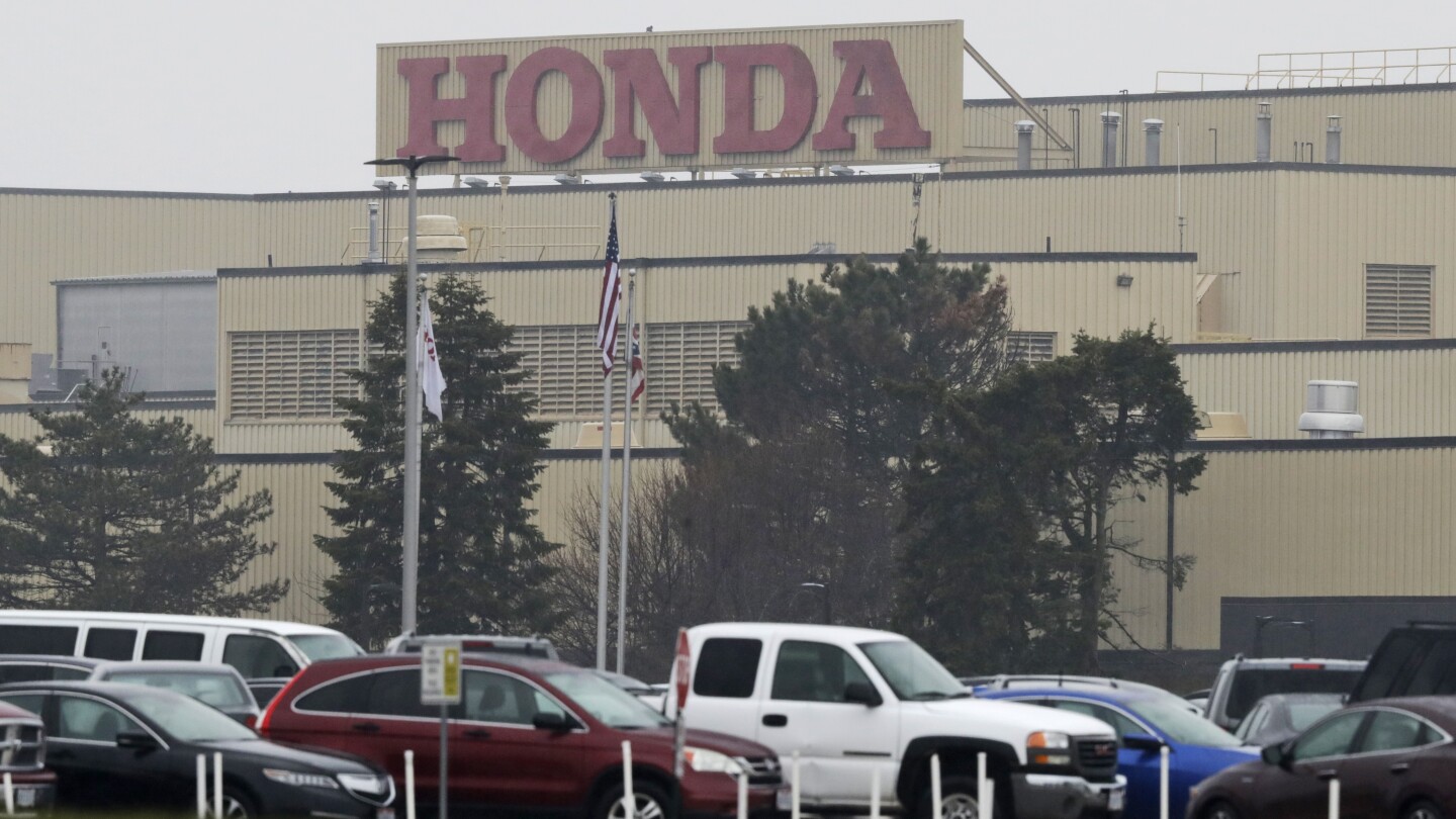 Honda планира да разшири усилията си за електрически превозни средства в Канада, Toyota разширява дейността си в Индиана