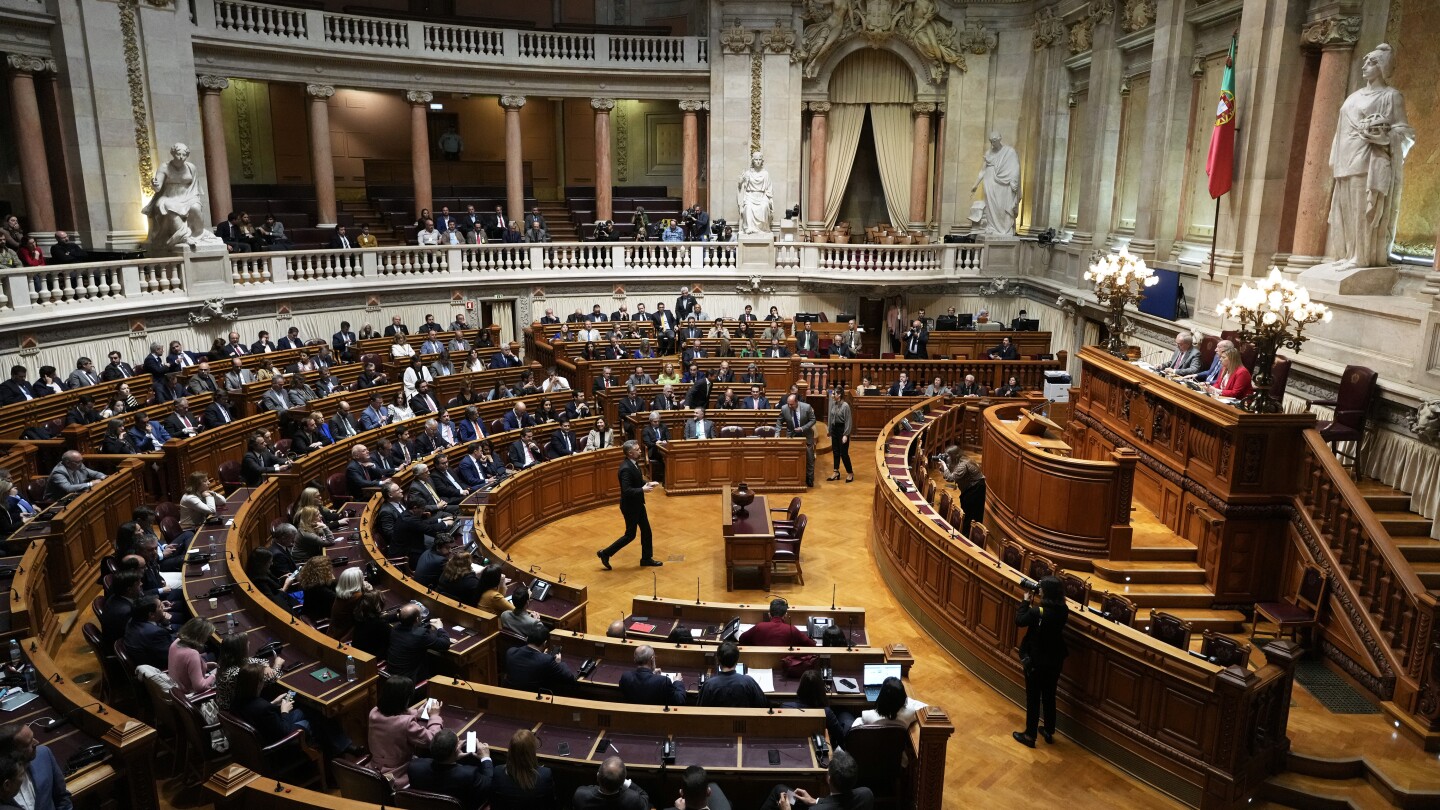 ЛИСАБОН Португалия AP — Новоизбраният парламент на Португалия в сряда
