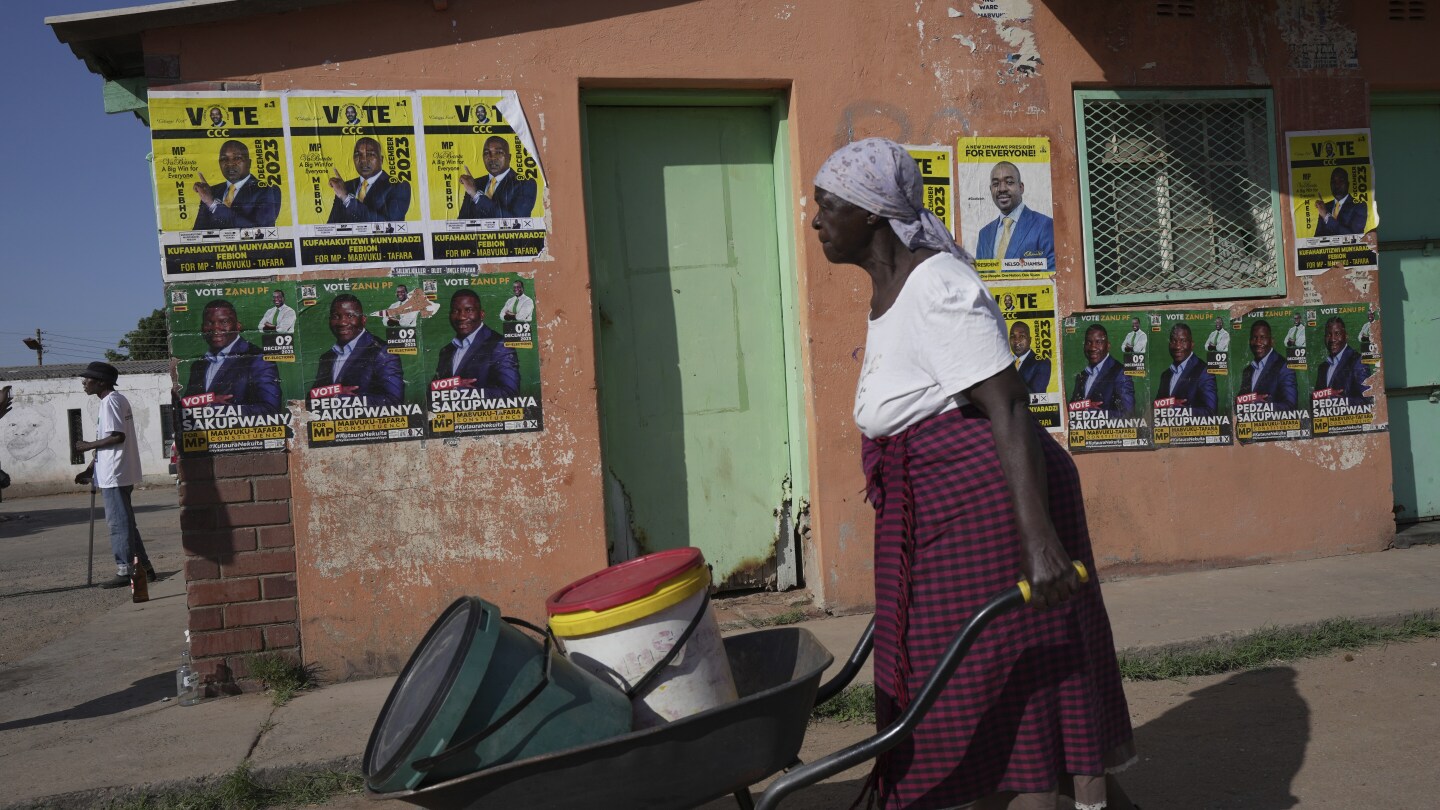 ХАРАРЕ Зимбабве AP — Зимбабве провежда извънредни избори в събота