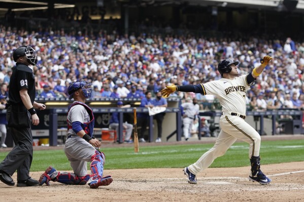 Caratini's tiebreaking HR pushes Brewers past Cubs Wisconsin News