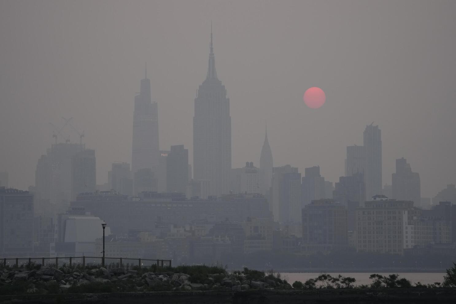 Millions breathing hazardous air as smoke from Canadian wildfires streams  south over U.S.