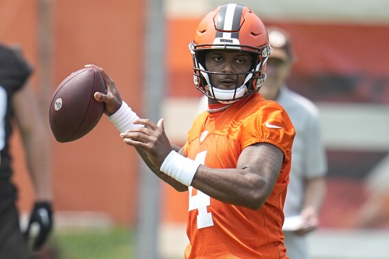 Deshaun Watson leads the Browns to a pair of TDs in a 33-32