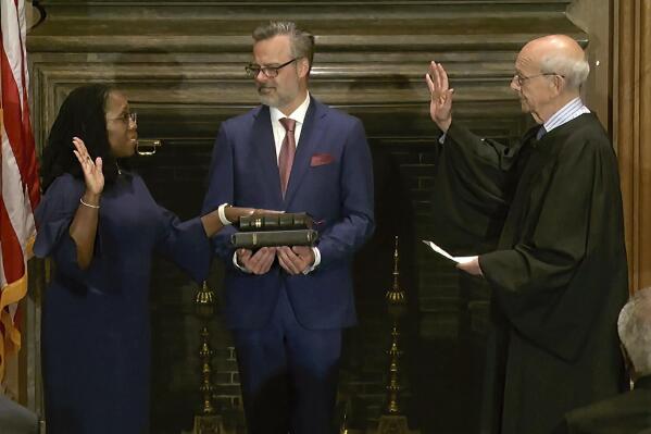 Ketanji Brown Jackson sworn in as first Black woman on Supreme