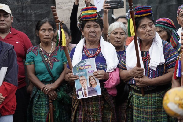 Bernardo Arévalo promete sanear Guatemala “para sacar a los corruptos del  poder” | AP News