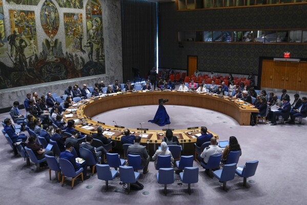 2024年5月29日，星期三，在联合国总部举行的安全理事会会议上，人们谈论加沙战争。（美联社照片/Seth Wenig）