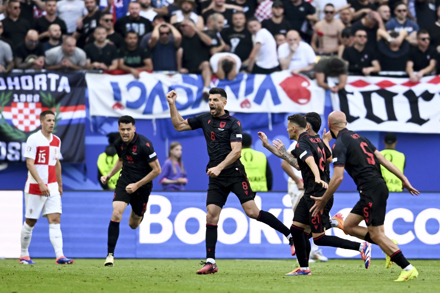 2024 年欧洲杯阿尔巴尼亚 2-2 战平克罗地亚，最后时刻扳平比分