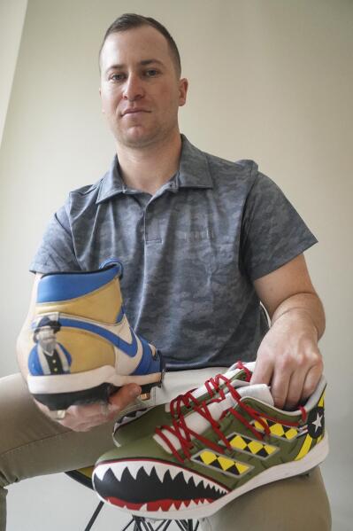 World Baseball Classic players get artsy with custom cleats