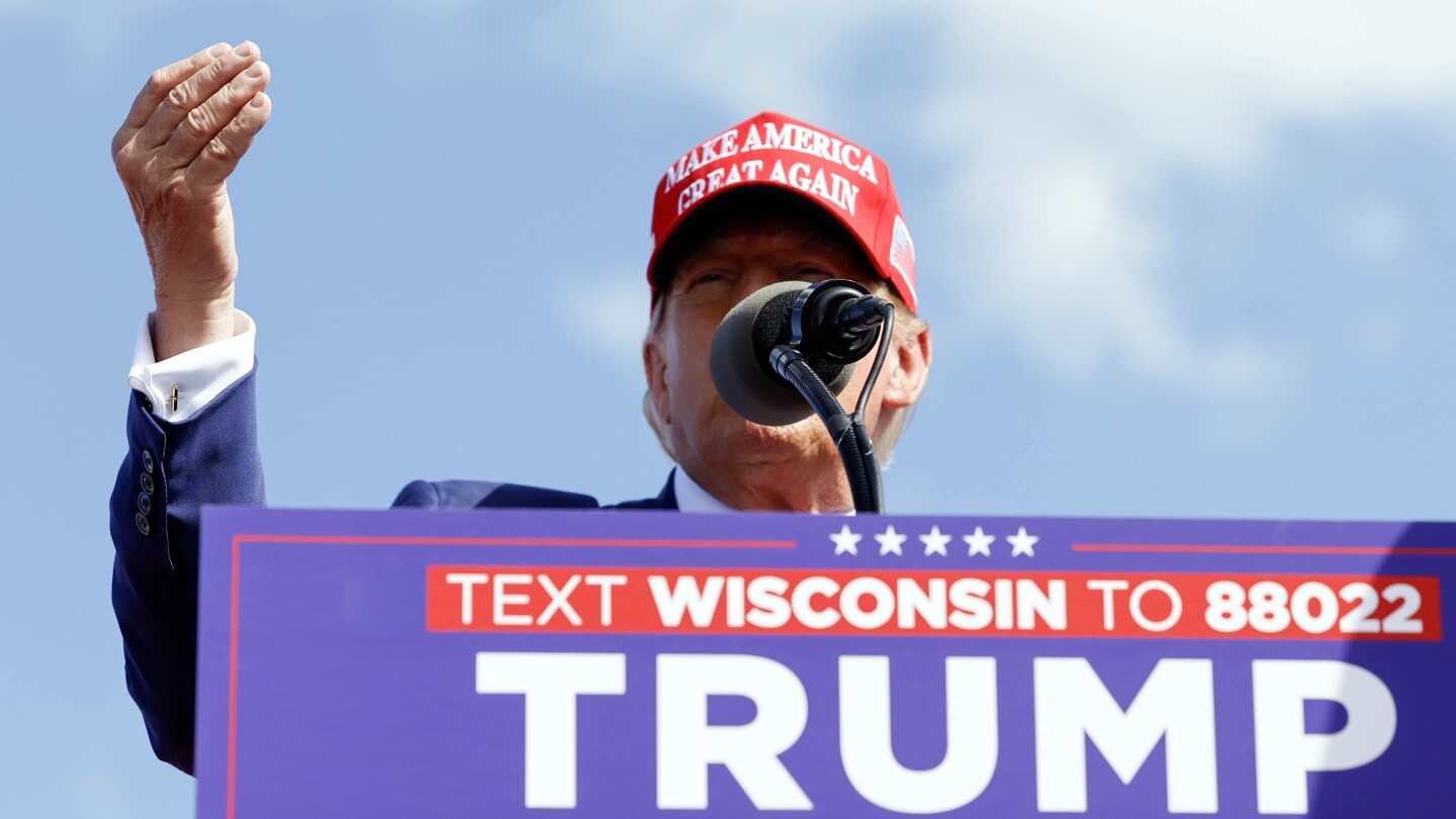 РАСИН Уисконсин AP — Бившият президент Доналд Тръмп във вторник