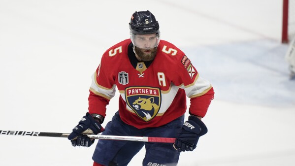 Panthers go big, sign NHL leading active points leader Joe