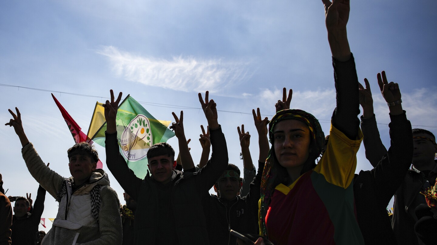 Türkiye, 2014'teki ölümcül isyanlar nedeniyle Kürt yanlısı politikacıları uzun hapis cezalarına çarptırdı