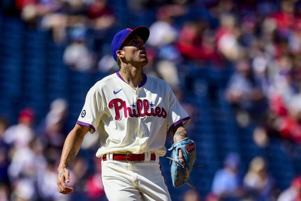 Phils' 5-game win streak ended by Pirates; Atlanta on deck
