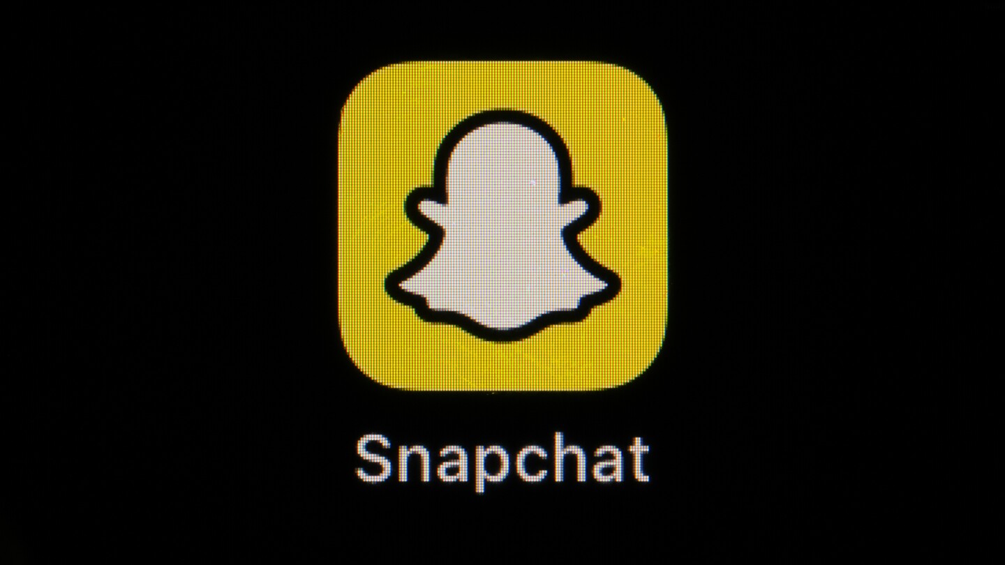 Собственикът на Snapchat съкращава приблизително 10 от световната си работна