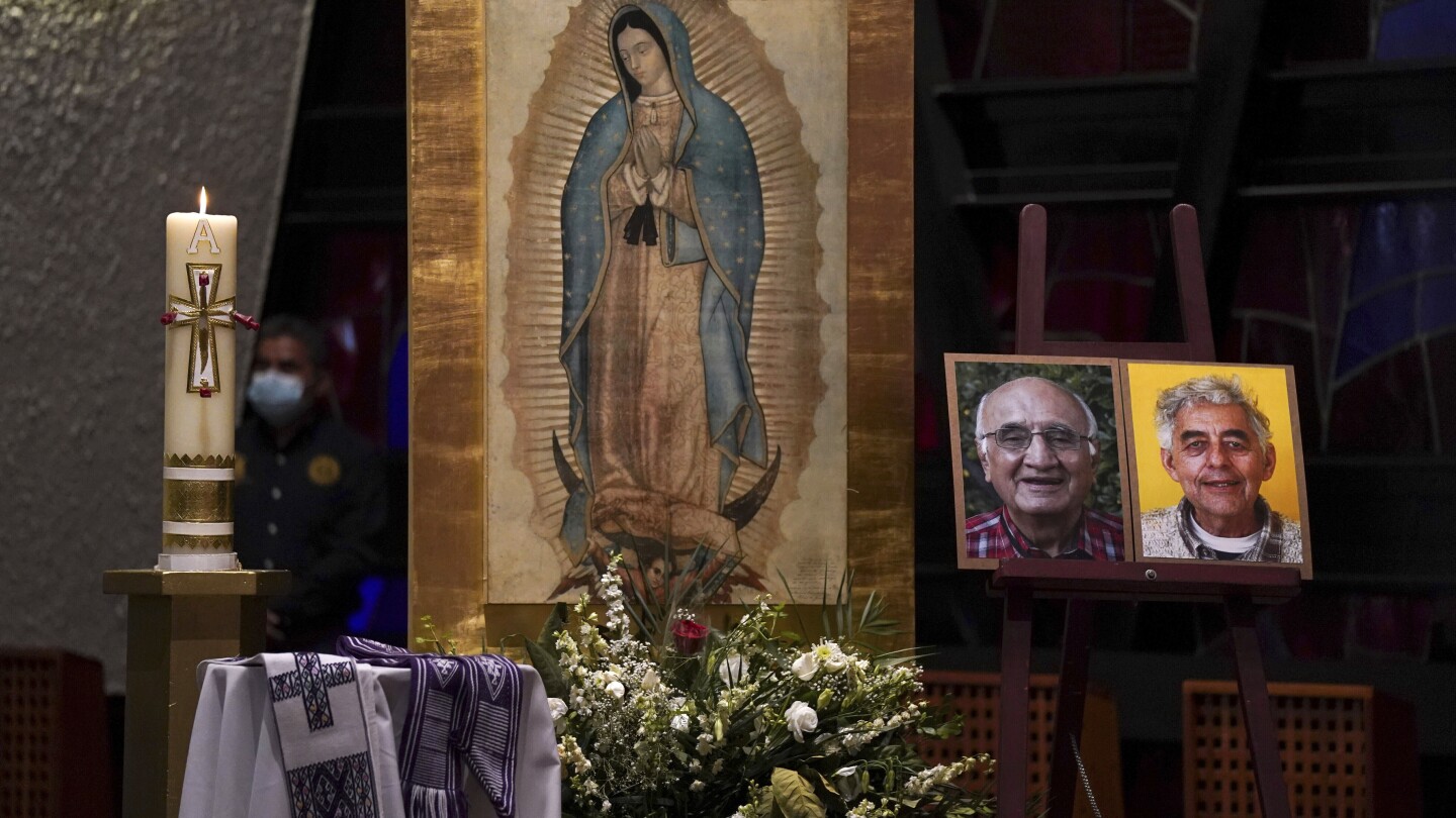 Мирът трябва да бъде приоритет, казват католически лидери на годишнината от насилствената смърт на свещеници в Мексико