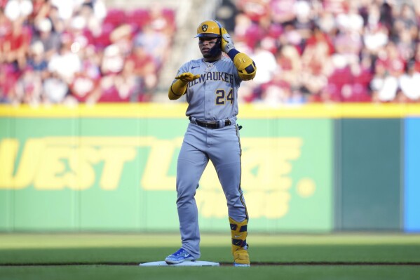 Brewers' Burnes nearly faints in sweltering heat, fans 13 in 1-0 win over  Reds –