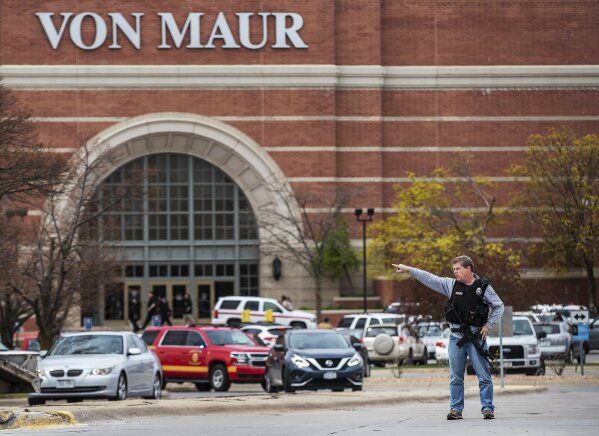 Von Maur shootings: A conversation with first responders 