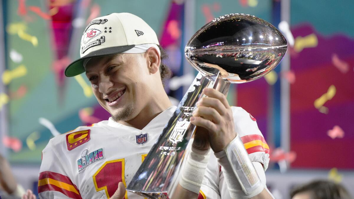 Super Bowl 2023: Chiefs vs. Eagles live updates – KGET 17