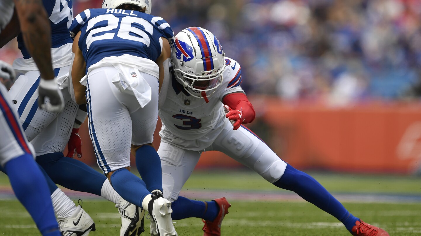Dammar Hamlin teve um impacto inicial voltando ao campo no jogo de pré-temporada dos Bills contra os Colts