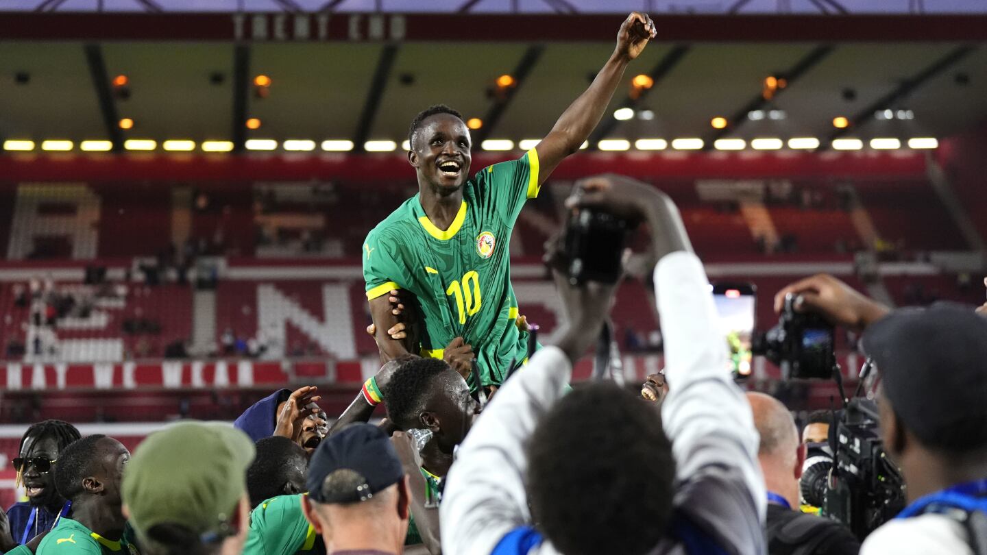 England booed after losing to Senegal for first defeat under coach Thomas Tuchel