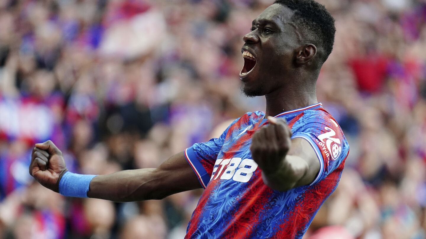 Crystal Palace Reaches Third FA Cup Final