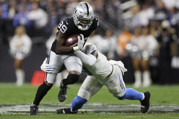 Raiders beat Chargers, make playoffs for the first time since 2016