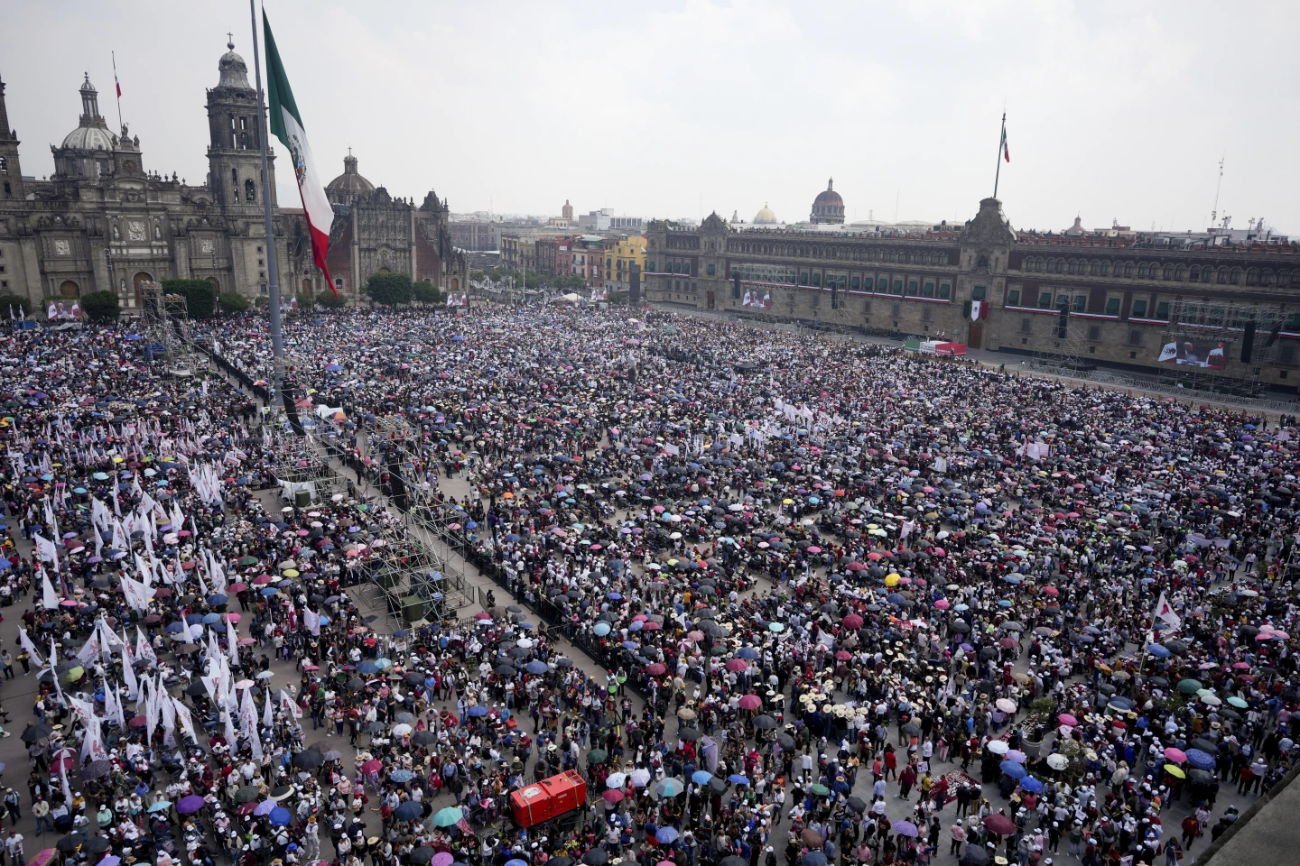 Tens of Thousands in Mexico Cheer on President’s Proposed Judicial Reforms as Protesters Reject Them