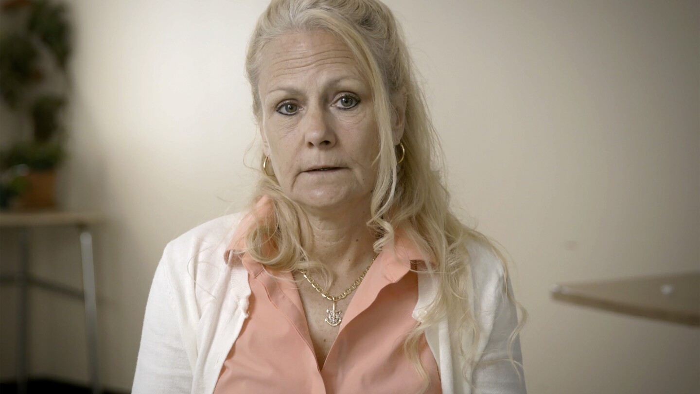 Памела Смарт, която излежава доживотна присъда, поема отговорността за убийството на съпруга си през 1990 г. за първи път