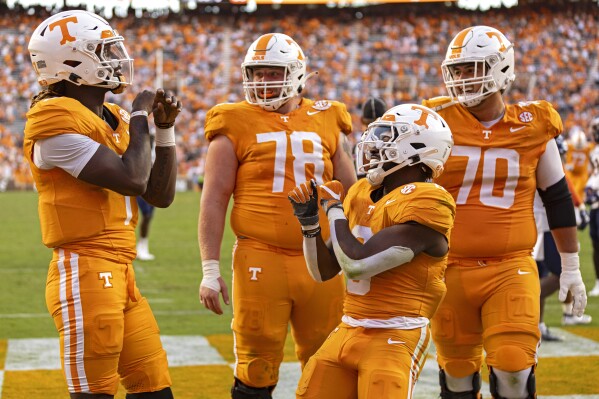 Tennessee football to wear black uniforms against South Carolina