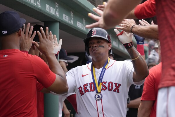 Red Sox rally and extend winning streak to five games with 4