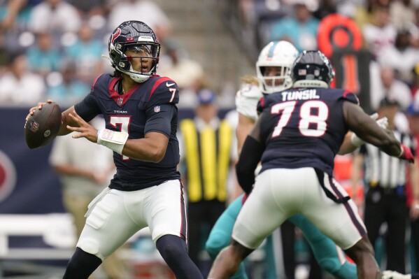 Tua Tagovailoa, Dolphins starters play in preseason loss to Jaguars