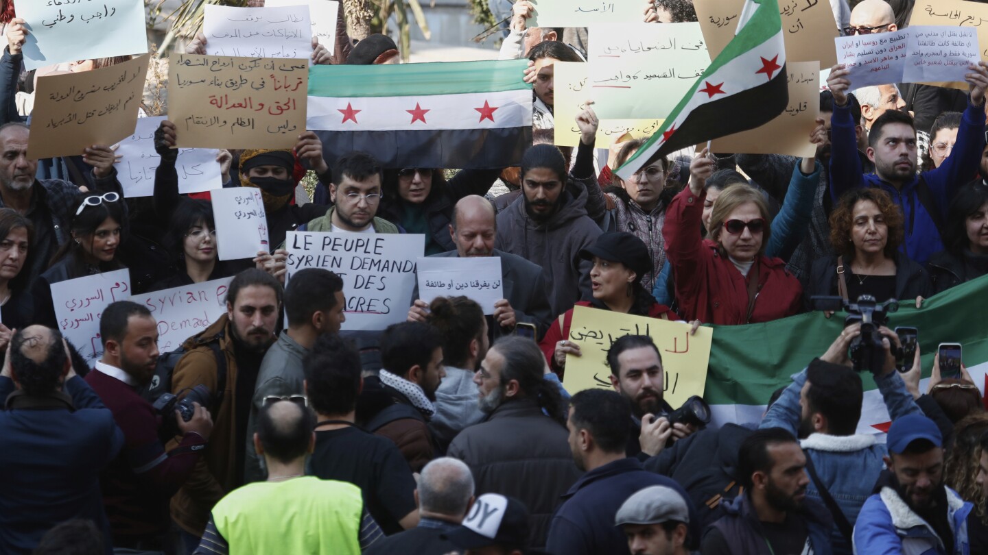 Syria's neighboring foreign ministers call for lifting sanctions and reconciliation