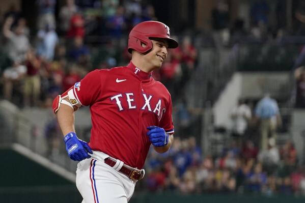 Suarez'd: Rangers fall to Mariners behind go-ahead 9th-inning home run
