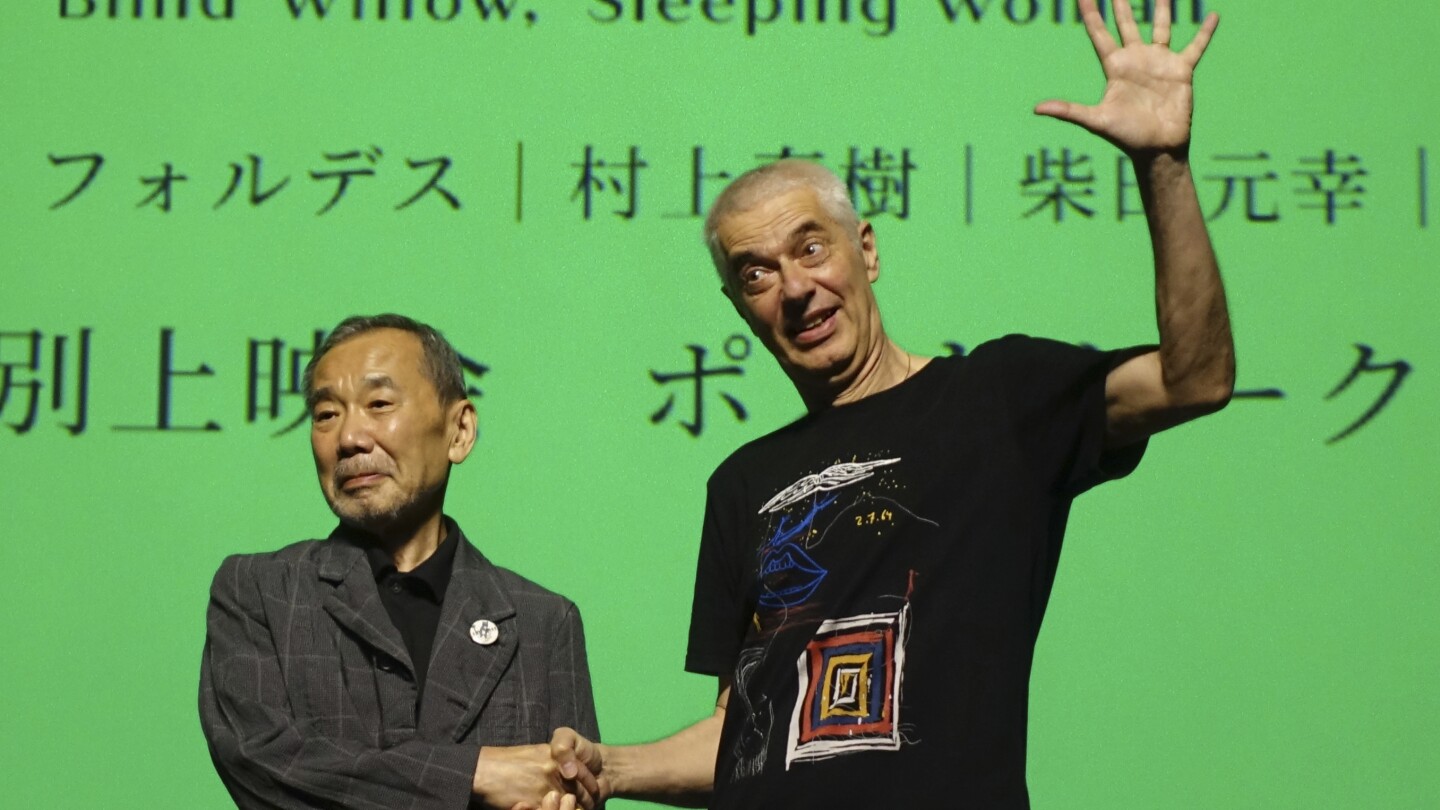 ТОКИО AP — Известният японски автор Харуки Мураками изрази радост