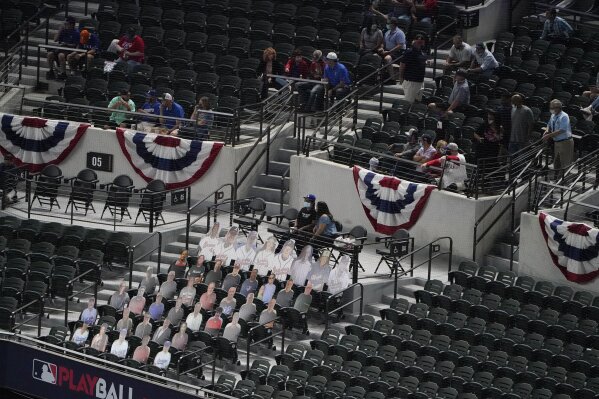 Baseball's first fans of 2020 see Dodgers-Braves NLCS opener