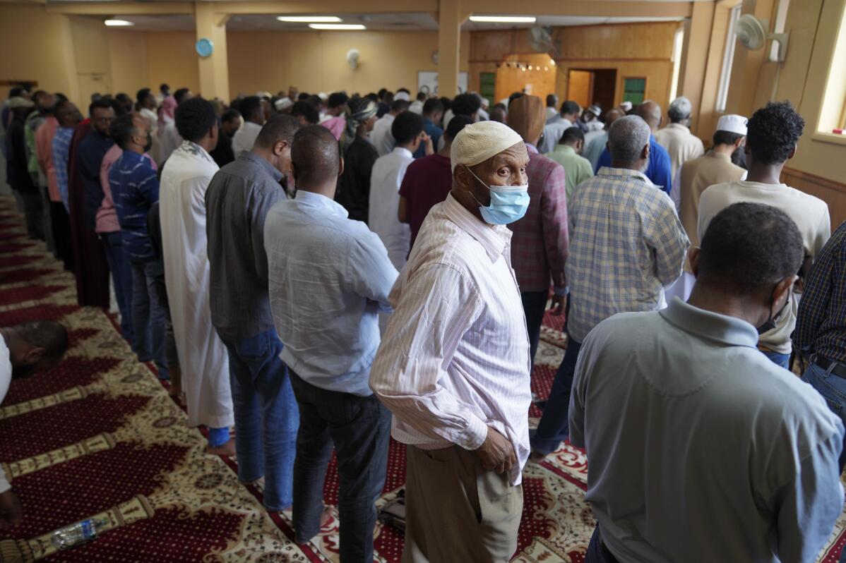 Muslim Call To Prayer Arrives To Minneapolis Soundscape Ap News