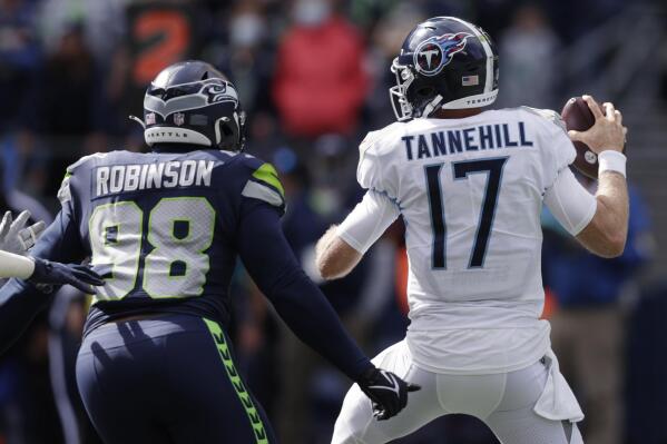 NASHVILLE, TN - SEPTEMBER 25: Tennessee Titans center Ben Jones (60) and  Tennessee Titans guard