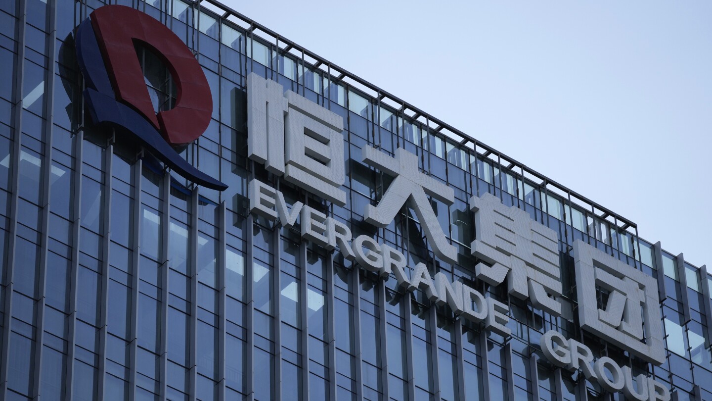 Съдът разпореди на строителния предприемач China Evergrande да се ликвидира, след като не успя да постигне сделка за дълг