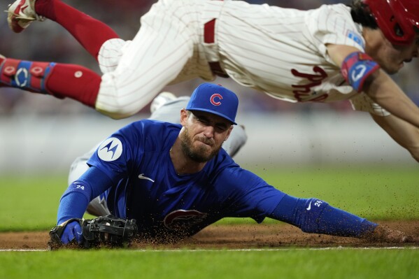 Cody Bellinger drives in 4 runs in the Cubs #39 10 4 win over the Phillies