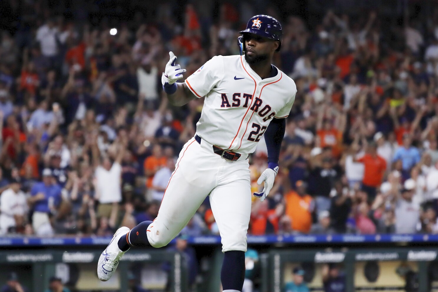 Heyward, Bregman and Tucker homer as Astros beat Mariners 4-3 to clinch 4th straight AL West title