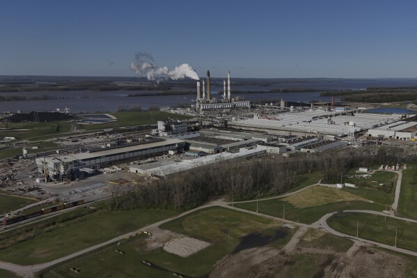 The Warrick Power Plant operates Tuesday, April 8, 2025, in Newburgh, Ind. (AP Photo/Joshua A. Bickel)