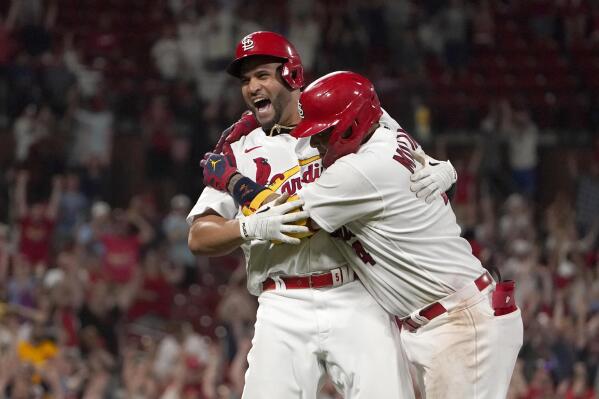 Pujols' sac fly in 10th lifts Cardinals over Padres 3-2