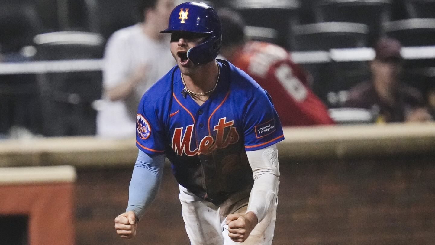 Mets 4, Reds 3, 10 innings  Rookie Pete Alonso's sacrifice fly gives Mets  win