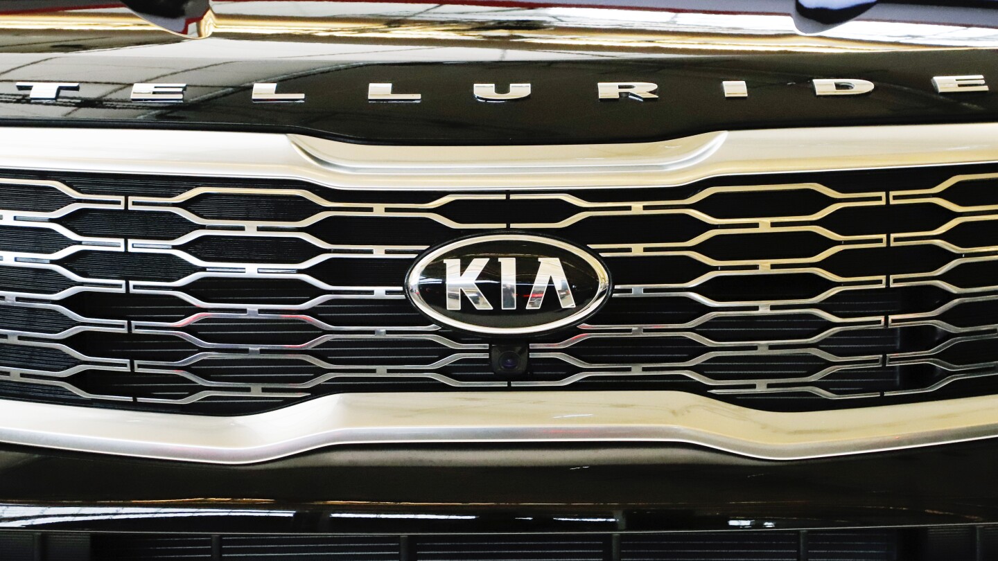 Kia изтегля близо 463 000 SUV Telluride поради риск от пожар, призовава засегнатите потребители да паркират извън