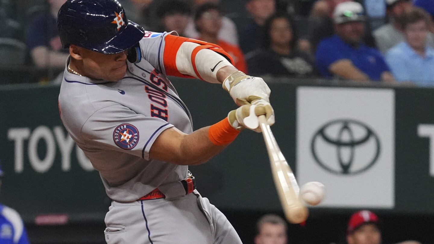 Christian Walker homer caps 6-run 7th for Astros in 6-3 win that ends Rangers' 6-game winning streak