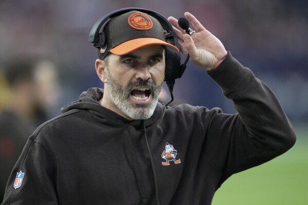 Cleveland Browns head coach Kevin Stefanski yells during the first half of an NFL wild-card playoff football game against the Houston Texans Saturday, Jan. 13, 2024, in Houston. (AP Photo/David J. Phillip)