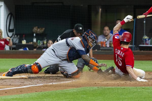 Brantley, AL West-leading Astros rally late, top Rangers 5-4