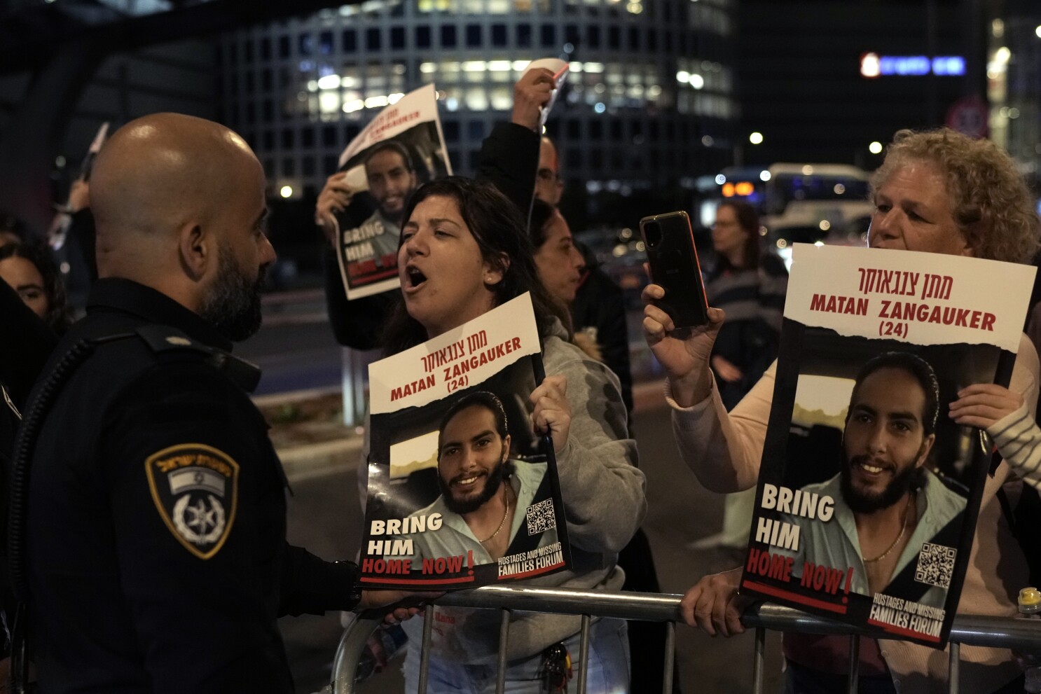 Israeli hostage families protest Netanyahu government