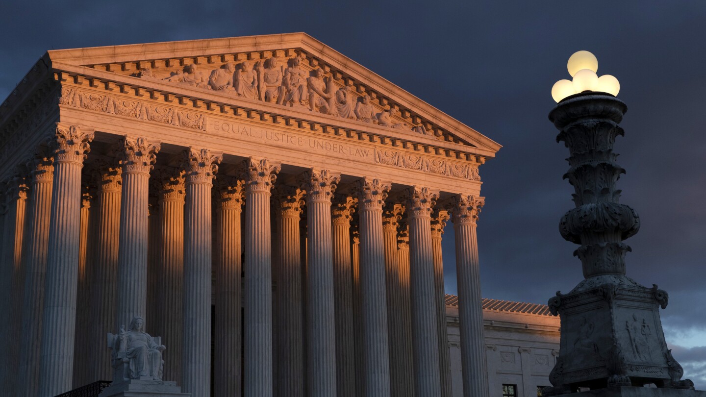 Live updates: Supreme Court hears Trump immunity case