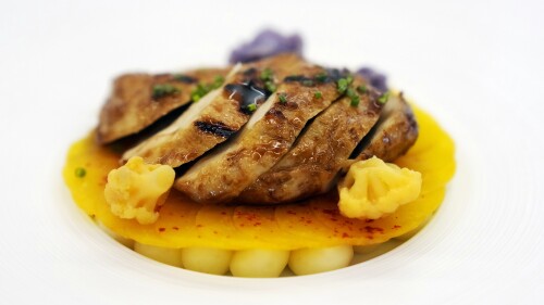 A prepared dish of Good Meat's cultivated chicken is shown at the Eat Just office in Alameda, Calif., Wednesday, June 14, 2023.  The Agriculture Department issued final approvals Wednesday, June 21 to California firms Upside Foods and Good Meat to sell the products, known as “lab grown” or “cultivated” meat.  (AP Photo/Jeff Chiu)