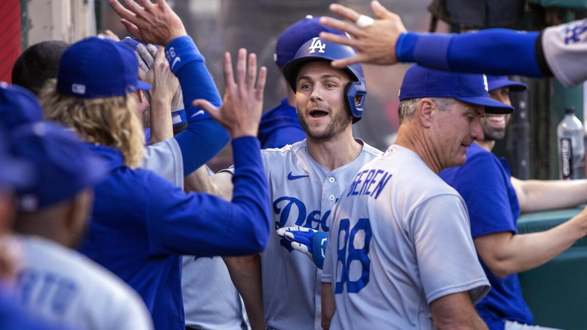 Royals ride big first inning to win over Dodgers